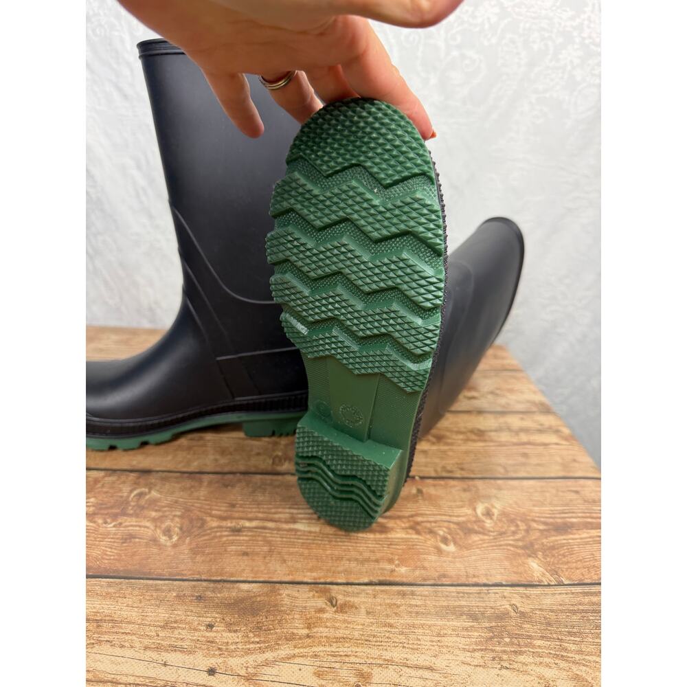 Women's Size 9 Black Rubber Rain Boots Made in Canada Green Sole Waterproof - Picture 6 of 8